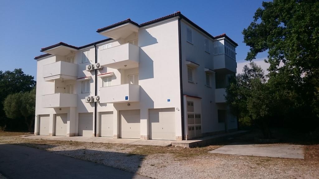 Apartment Kiko Rogoznica  Bilik gambar