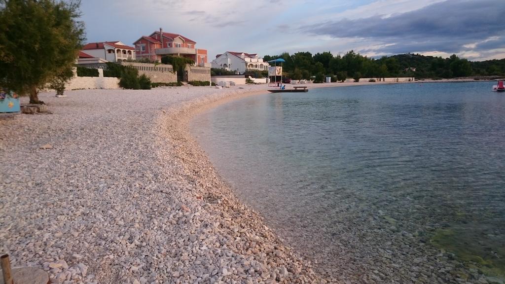 Apartment Kiko Rogoznica  Bilik gambar