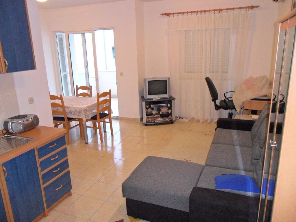 Apartment Kiko Rogoznica  Bilik gambar